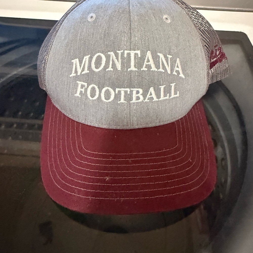 Montana Griz hat